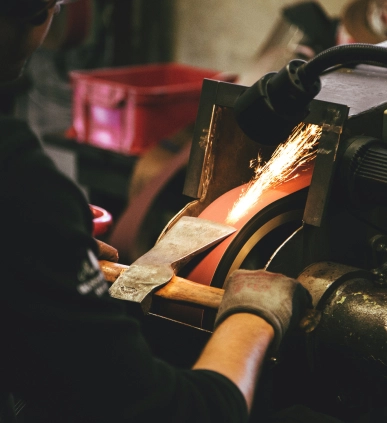 AFILADO Y VACIADO DE CUCHILLO